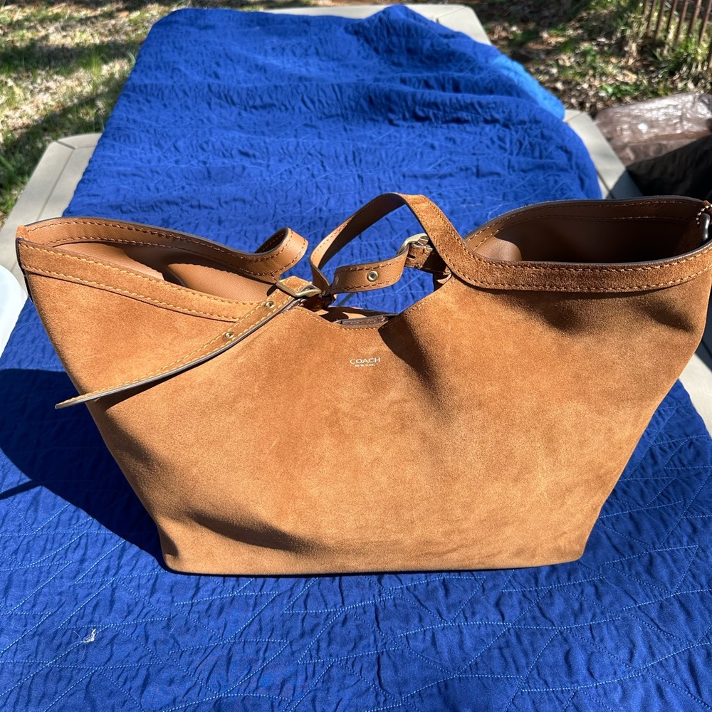 Gramercy Tote Bag in Warm Brown Suede - Picture 12 of 12